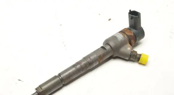 Opel Corsa C Fuel injector 0445110083