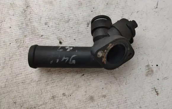 Volkswagen Transporter - Caravelle T4 Engine coolant pipe/hose 074121133D