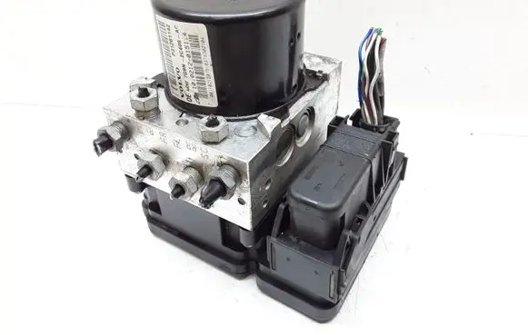 Volvo V70 ABS Pump 31261142