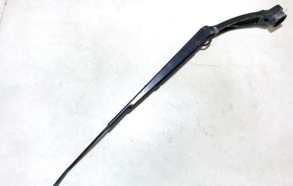 Subaru Legacy Front wiper blade arm