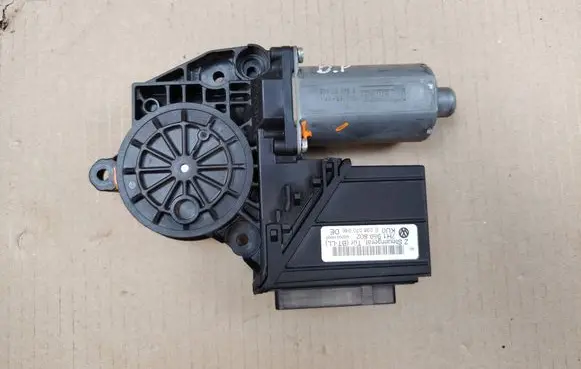 Volkswagen Transporter - Caravelle T5 Front door window regulator motor 0130821998