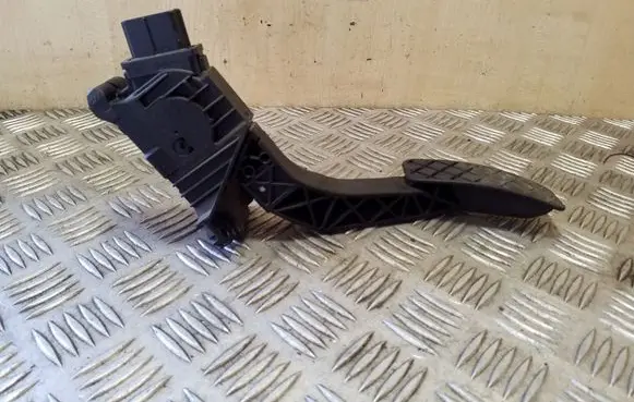 Volkswagen PASSAT B8 Accelerator throttle pedal 5Q2723503D