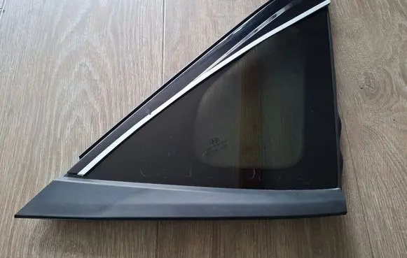 Hyundai Kona II Rear side window 87820HF0