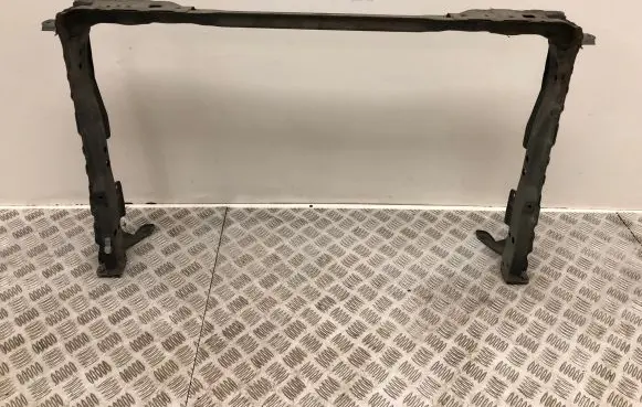 Toyota Avensis T270 Radiator support slam panel