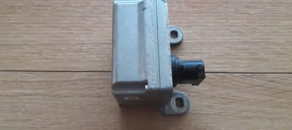 Mercedes-Benz C W203 ESP acceleration yaw rate sensor A0025428918
