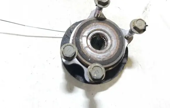 Toyota Auris 150 Front wheel hub
