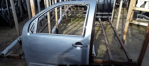 Nissan Pathfinder R51 Front door
