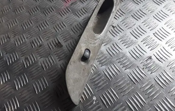 Renault Laguna I Electric window control switch 7700876404