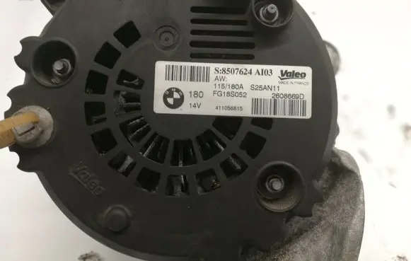 BMW 3 E90 E91 Generator/alternator 8507624