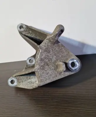Opel Astra J Engine mounting bracket 13248664