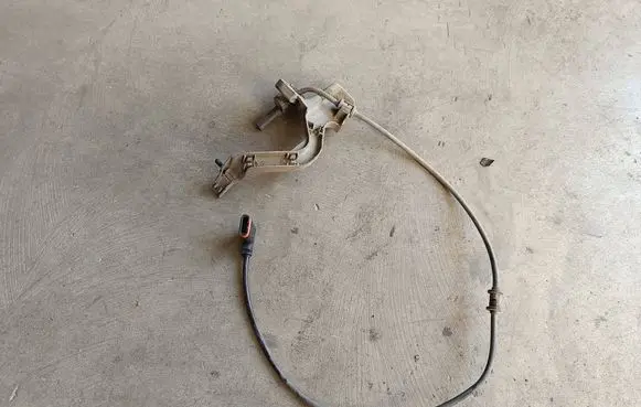 Mercedes-Benz SLK R172 ABS brake wheel speed sensor A1725460143