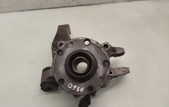 Rear wheel hub