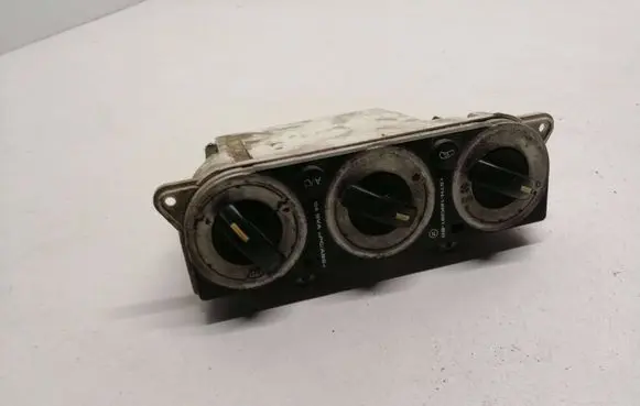 Ford Mondeo Mk III Climate control unit 1S7H19980AF CD132MA CD13201A
