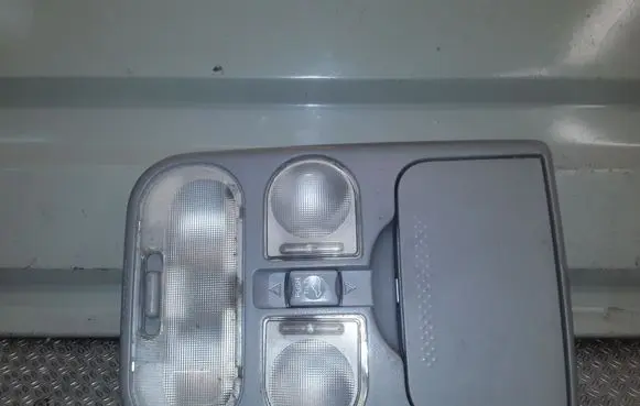 Mitsubishi Endeavor Front seat light