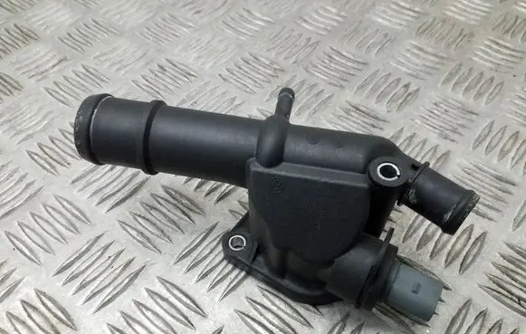 Engine coolant pipe/hose