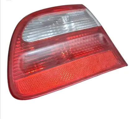 Tailgate rear/tail lights