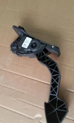 Mitsubishi Pajero Accelerator throttle pedal 1600A093
