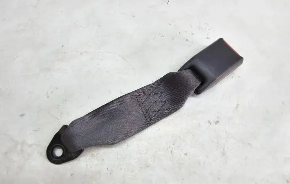 Chrysler Sebring (FJ - JX) Seat belt trim K9424