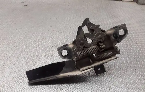 Isuzu Trooper Engine bonnet/hood lock/catch