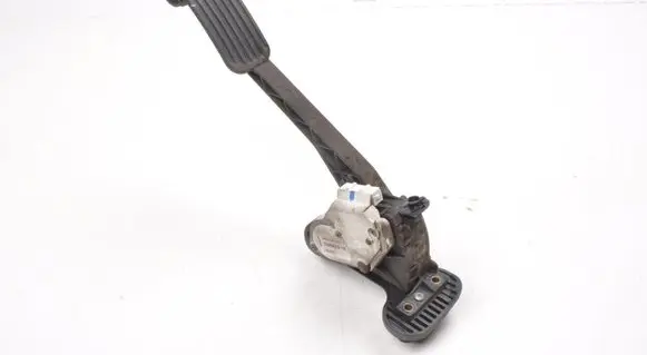 Volvo V70 Accelerator throttle pedal 30683516
