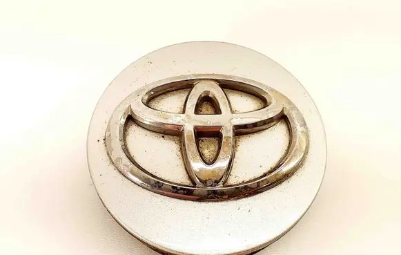 Toyota Auris E180 R20 wheel hub/cap/trim 4260302201