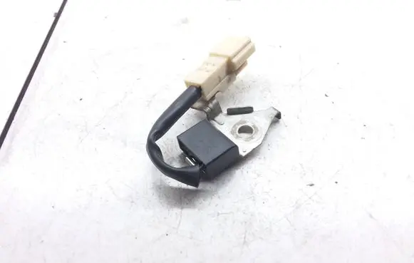 Toyota Corolla E120 E130 Hazard warning light relay 9098004163