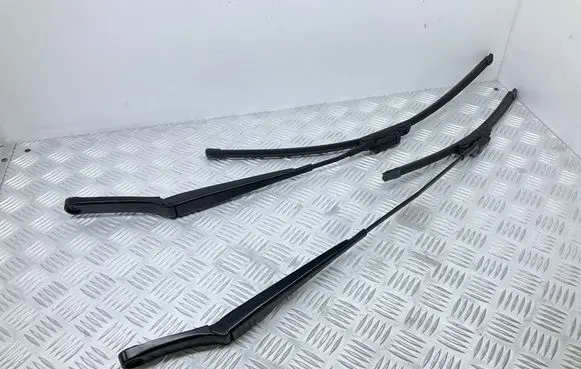 Skoda Kamiq Front wiper blade arm 657955410 657955409