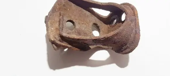 Toyota RAV 4 (XA30) Engine mounting bracket