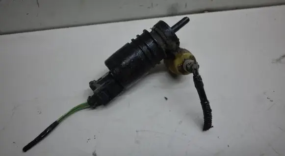 Seat Leon (1P) Windscreen/windshield washer pump 1T0955651A