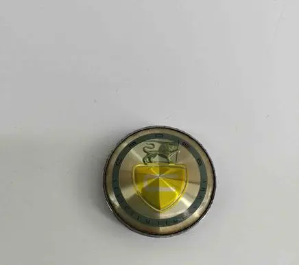 Volvo V70 R20 wheel hub/cap/trim 