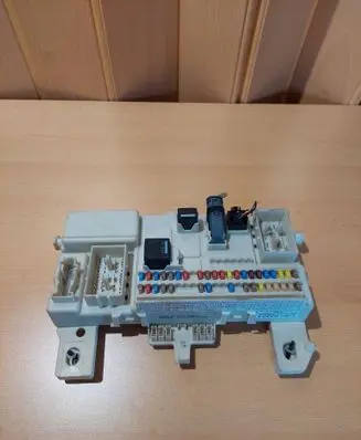 Volvo V50 Fuse module 31327215