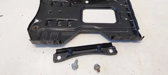 Mercedes-Benz C W204 Battery tray A2046200018 A2046280141 2046200018