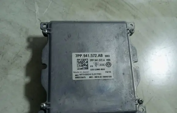 Audi Q7 4M Headlight ballast module Xenon 7PP941572AB 7PP941572A W003T25075