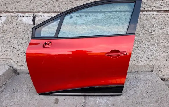 Renault Clio IV Front door 