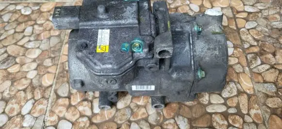 Toyota Prius+ (ZVW40) Air conditioning (A/C) compressor (pump) 0422000402