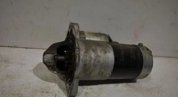 Opel Zafira C Starter motor 55585237