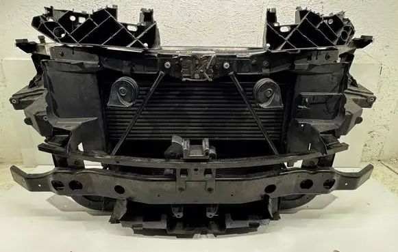 Jeep Grand Cherokee Radiator support slam panel