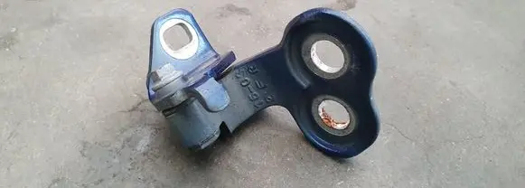 Ford Focus Front door lower hinge AM51U22810AE