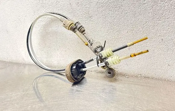 Opel Vectra C Gear shift cable linkage 55352866