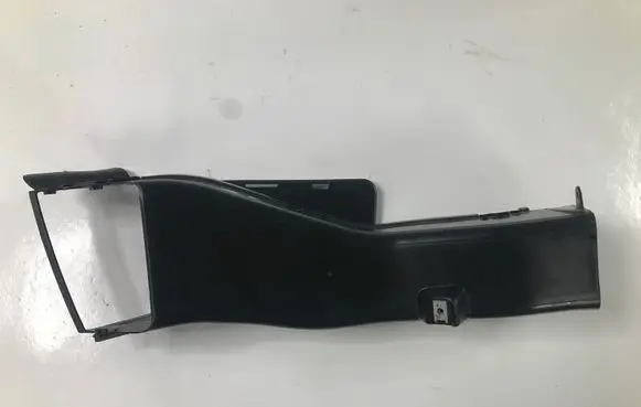 BMW X5 E70 Intercooler air channel guide 51747222878