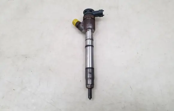 Hyundai i30 Fuel injector 338002A610
