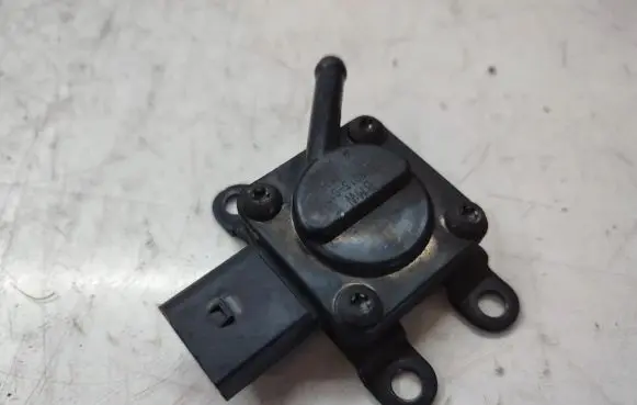BMW X3 E83 Exhaust gas pressure sensor 7808013