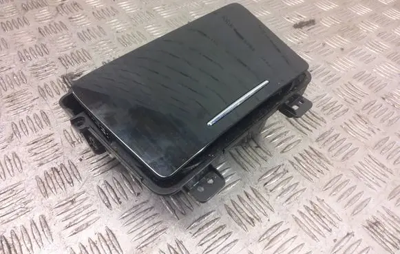 Mitsubishi Outlander Cup holder front 