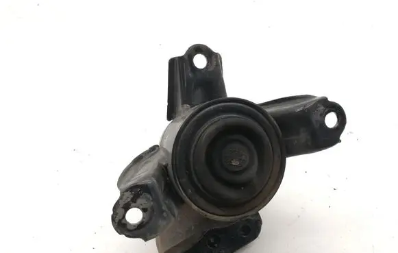 KIA Ceed Engine mount bracket 