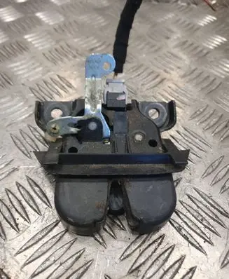 Audi A4 S4 B5 8D Tailgate/trunk/boot lock/catch/latch 809827505D 250398