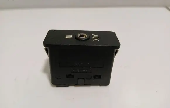 BMW 5 F10 F11 AUX in-socket connector 6930561