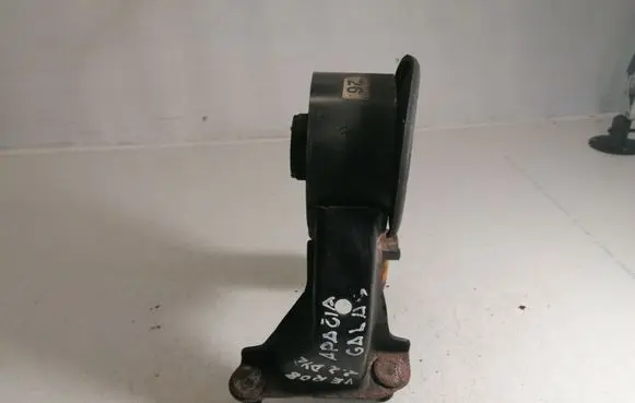 Toyota Corolla Verso AR10 Engine mount bracket 123710R010