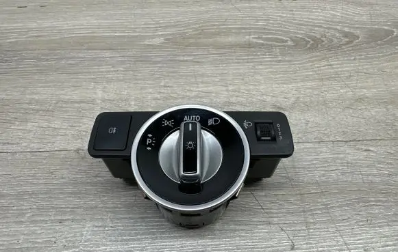 Mercedes-Benz A W176 Light switch A2129050651 10091532 3574