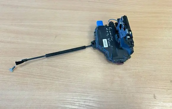 Skoda Roomster (5J) Rear door lock 5J7839016A
