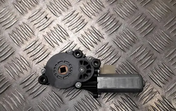 Audi Q7 4M Seat adjustment motor P1261450106